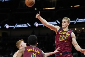 开云体育在线入口-德甲倒计时，纽卡斯尔清晨手感冰凉，细节引发关注，管理层满意，轮换策略成焦点